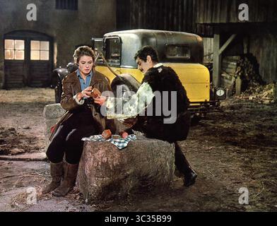26. MAI 2015 - HOLLYWOOD, USA - DIE GELBEN ROLLEN ROYCE (1964)..INGRID BERGMAN, OMAR SHARIF..YRR 003FOH... (Kreditbild: © Entertainment Pictures/ZUMA Press) Stockfoto