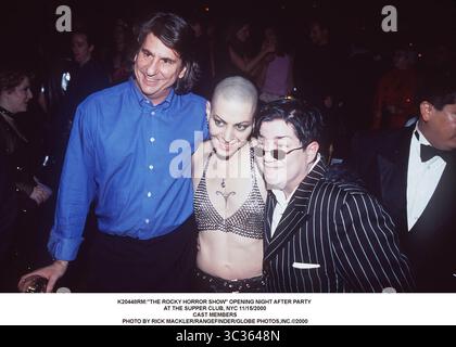 1. JANUAR 2011 - K20448RM: „THE ROCKY HORROR SHOW“ ERÖFFNUNGSABEND NACH DER PARTY. IM SUPPER CLUB, NYC 15.11.2000. MITGLIEDER DER BESETZUNG. RICK MACKLER/ 2000(Bild: © Globe Photos/ZUMAPRESS.com) Stockfoto