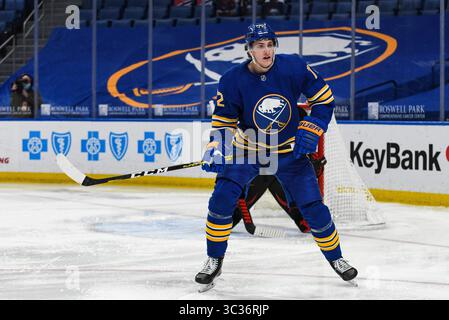 28. Februar 2021: Buffalo Sabres rechte Tage Thompson (72) in der zweiten Spielperiode. Die New Jersey Devil besiegten die Buffalo Sabres 6-3 in einem NHL Matchup im KeyBank Center in Buffalo, NY. Foto von Alan Schwartz/CSM (Kreditbild: &Copy; Alan Schwartz/CSM via ZUMA Wire) Stockfoto