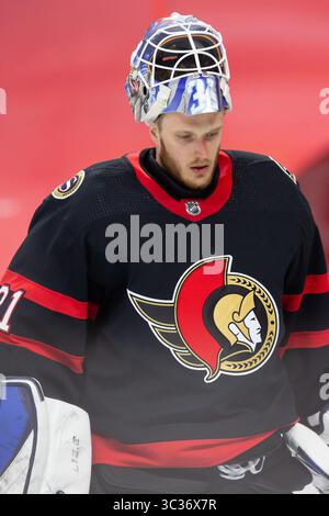 8. April 2021: Ottawa Senators Torhüter Anton Forsberg (31) während des NHL-Spiels zwischen den Edmonton Oilers und den Ottawa Senators im Canadian Tire Centre in Ottawa, Kanada. Daniel Lea/CSM.(Kreditbild: &Copy; Daniel Lea/CSM via ZUMA Wire) Stockfoto