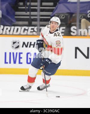 Am 27. April 2021 lief Gustav Forsling (42) in der Bridgestone Arena in Nashville Tennessee gegen die Nashville Predators. (Pflichtfoto: Steve Roberts/CSM)(Credit Image: &Copy; Steve Roberts/Cal Sport Media/CSM via ZUMA Wire) Stockfoto