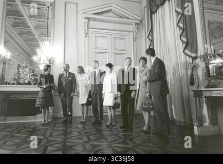 März 2009, Brüssel, USA: Brüssel, Belgien - (AKTE) -- der König von Belgien, Baudouin I, und seine Königin Fabiola posieren zusammen mit den Astronauten Apollo 11 und ihren Frauen am 9. Oktober 1970 in der Empfangshalle des Königlichen Palastes in Brüssel, Belgien (Credit Image: © NASA/CNP Via ZUMA Wire) Stockfoto