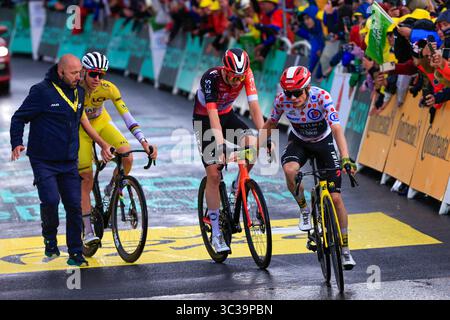 La Plagne, Frankreich. Juli 2025. Thymen ARENSMAN, INEOS Grenadiers, Siegerstufe, Jonas VINGEGAARD, Team Visma | Lease a Bike, Tadej POGACAR, VAE Team Emirates - XRG, während der Tour de France 2025, UCI WorldTour Radrennen, Stage 19, Albertville - La Plagne (129, 9 km) am 25. Juli 2025 in La Plagne, Frankreich - Foto Stefano Cavasino/DPPI Credit: DPPI Media Stockfoto