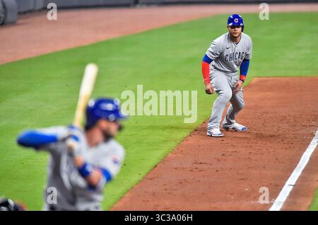29. April 2021: Der Infield-Spieler Eric Sogard der Chicago Cubs blickt beim siebten Inning eines MLB-Spiels gegen die Atlanta Braves im Truist Park in Atlanta, GA, auf die dritte Baseline. Austin McAfee/CSM(Kreditbild: &Copy; Austin McAfee/CSM via ZUMA Wire) Stockfoto