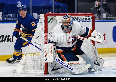 3. Mai 2021: New York Islanders Torhüter Semyon Varlamov (40) in der dritten Spielperiode. Die Buffalo Sabres besiegten die New York Islanders 4-2 in einem NHL-Matchup im KeyBank Center in Buffalo, NY. Foto von Alan Schwartz/CSM (Kreditbild: &Copy; Alan Schwartz/CSM via ZUMA Wire) Stockfoto