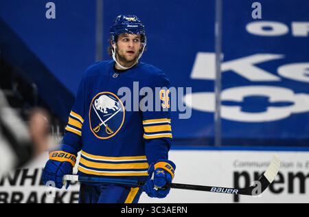 3. Mai 2021: Buffalo Sabres verließ während der zweiten Spielperiode anders Bjork (96). Die Buffalo Sabres besiegten die New York Islanders 4-2 in einem NHL-Matchup im KeyBank Center in Buffalo, NY. Foto von Alan Schwartz/CSM (Kreditbild: &Copy; Alan Schwartz/CSM via ZUMA Wire) Stockfoto