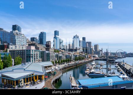 Südostansicht der Central Waterfront in Seattle, Washington, USA Stockfoto