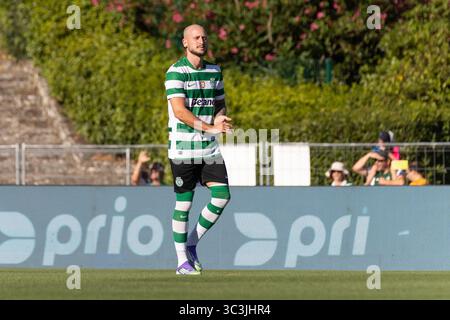 Caxias, Lissabon, Portugal. Juli 2025. Sportverteidiger aus Portugal NUNO SANTOS (11) vor Spielbeginn für die Trofeu 5 Violinos zwischen Sporting und Villarreal im Estadio Nacional (Bild: © Alexandre de Sousa/ZUMA Press Wire) NUR REDAKTIONELLE VERWENDUNG! Nicht für kommerzielle ZWECKE! Stockfoto