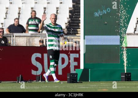 Caxias, Lissabon, Portugal. Juli 2025. Sportverteidiger aus Portugal NUNO SANTOS (11) vor Spielbeginn für die Trofeu 5 Violinos zwischen Sporting und Villarreal im Estadio Nacional (Bild: © Alexandre de Sousa/ZUMA Press Wire) NUR REDAKTIONELLE VERWENDUNG! Nicht für kommerzielle ZWECKE! Stockfoto