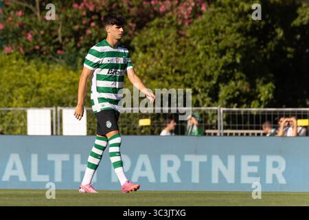 Caxias, Lissabon, Portugal. Juli 2025. Sporting Forward aus Portugal RODRIGO RIBEIRO (28) vor Spielbeginn für die Trofeu 5 Violinos zwischen Sporting und Villarreal im Estadio Nacional (Bild: © Alexandre de Sousa/ZUMA Press Wire) NUR REDAKTIONELLE VERWENDUNG! Nicht für kommerzielle ZWECKE! Stockfoto