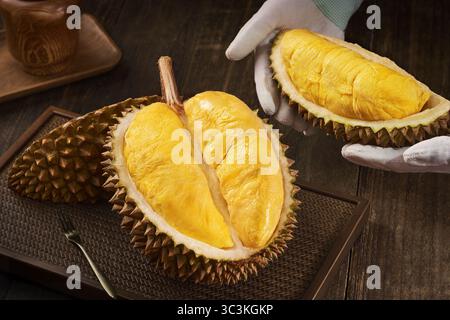 Bild von Durian, köstlichem und frischem vietnamesischem Durian, exquisitem Durian Fruit Goldenes Fleisch, Spiky Shell, Nahaufnahme Stockfoto