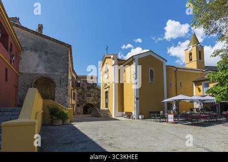 Malerisches Bergdorf mit Blick auf das Meer, Sainte-Agnes, in der Nähe von Menton, Cote d'Azur, Alpes-Maritimes, Provence-Alpes-Cote-d'Azur, südlich von Franc Stockfoto