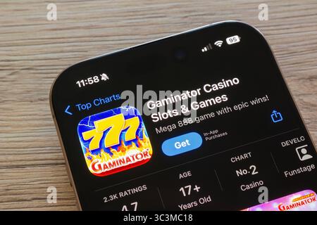Ostrava, Tschechien – 19. Januar 2025: Apple App Store mit Gaminator Casino Slots and Games Mobile App Stockfoto
