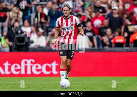 Eindhoven, Niederlande. Juli 2025. EINDHOVEN, NIEDERLANDE - 26. JULI: Yarek Gasiorowski von PSV dribbelt während des Vorsaison-Freundschaftsspiels zwischen PSV und Athletic Club im Philips Stadion am 26. Juli 2025 in Eindhoven, Niederlande. (Foto von Joris Verwijst/Orange Pictures) Credit: Orange Pics BV/Alamy Live News Stockfoto
