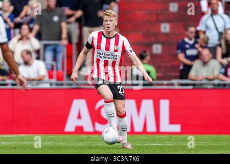 Eindhoven, Niederlande. Juli 2025. EINDHOVEN, NIEDERLANDE - 26. JULI: Jerdy Schouten von PSV dribbelt während des Vorsaison-Freundschaftsspiels zwischen PSV und Athletic Club im Philips Stadion am 26. Juli 2025 in Eindhoven, Niederlande. (Foto von Joris Verwijst/Orange Pictures) Credit: Orange Pics BV/Alamy Live News Stockfoto