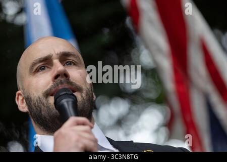 Glasgow, Schottland, 26. Juli 2025. märz der UK Independence Party (UKIP) „Mass-Deportations Now“, mit Anführer Nick Tenconi, in Glasgow, Schottland, am 26. Juli 2025. Foto: Alamy Live News. Stockfoto