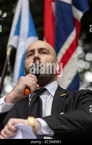 Glasgow, Schottland, 26. Juli 2025. märz der UK Independence Party (UKIP) „Mass-Deportations Now“, mit Anführer Nick Tenconi, in Glasgow, Schottland, am 26. Juli 2025. Foto: Alamy Live News. Stockfoto
