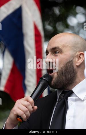 Glasgow, Schottland, 26. Juli 2025. märz der UK Independence Party (UKIP) „Mass-Deportations Now“, mit Anführer Nick Tenconi, in Glasgow, Schottland, am 26. Juli 2025. Foto: Alamy Live News. Stockfoto