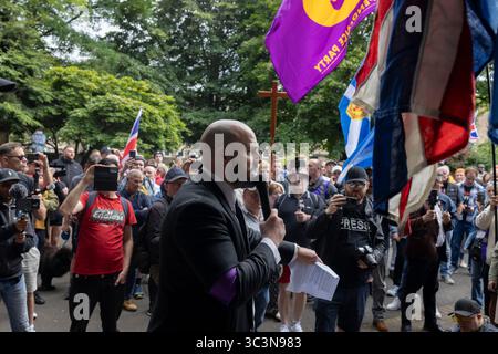 Glasgow, Schottland, 26. Juli 2025. märz der UK Independence Party (UKIP) „Mass-Deportations Now“, mit Anführer Nick Tenconi, in Glasgow, Schottland, am 26. Juli 2025. Foto: Alamy Live News. Stockfoto