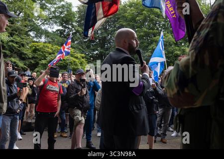 Glasgow, Schottland, 26. Juli 2025. märz der UK Independence Party (UKIP) „Mass-Deportations Now“, mit Anführer Nick Tenconi, in Glasgow, Schottland, am 26. Juli 2025. Foto: Alamy Live News. Stockfoto