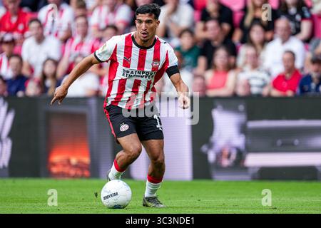 Eindhoven, Niederlande. Juli 2025. EINDHOVEN, NIEDERLANDE - 26. JULI: Couhaib Driouech von PSV dribbelt während des Vorsaison-Freundschaftsspiels zwischen PSV und Athletic Club im Philips Stadion am 26. Juli 2025 in Eindhoven, Niederlande. (Foto von Joris Verwijst/Orange Pictures) Credit: Orange Pics BV/Alamy Live News Stockfoto