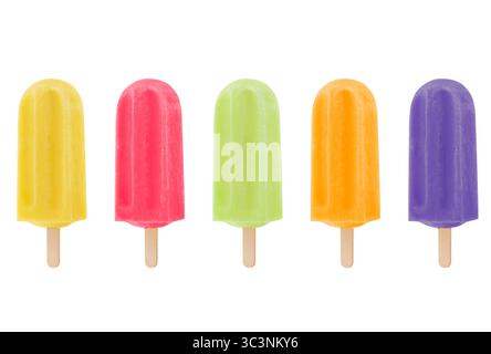 FRUCHTKAFFEL MIT VIELEN AROMEN UND FARBEN - PASSIONSFRUCHT, ERDBEERE, ZITRONE, ORANGE UND TRAUBE Stockfoto