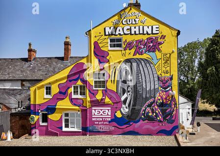 Coffein and Machine Cafe und Motorsportstätte, ein Treffpunkt für Motorenfreunde. Stratford-upon-Avon, England Großbritannien Stockfoto