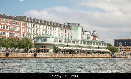 Das Soho House Copenhagen verbindet Art déco-Charme mit Eleganz am Wasser, ein pulsierendes Zentrum für Restaurants und Designliebhaber – Kopenhagen, 17. Juli 2025 Stockfoto