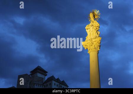 Pestsäule zum Gedenken an die Opfer der Pestsäule zu Beginn des 18. Jahrhunderts, Kulturhauptstadt 2026, TrenDin, Slowakei Stockfoto