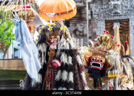 Barong- und Rangda-Figur in balinesischer Mythologie und Kultur Stockfoto