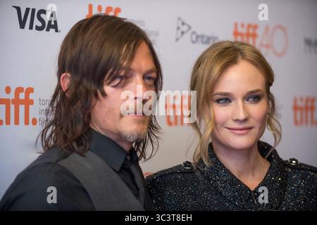 Toronto, Kanada, 09.16.2015 Norman Reedus und Diane Kruger nehmen an der Premiere für 'Sky' im Elgin Theatrefor des 40. Toronto International Film Festival Teil. Stockfoto