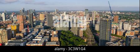Luftbild der Skyline von Manchester mit Victoria Riverside Stockfoto