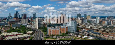 Panoramaaufnahme der Stadt Manchester mit Mancunian Way innerer Ring Road. Stockfoto