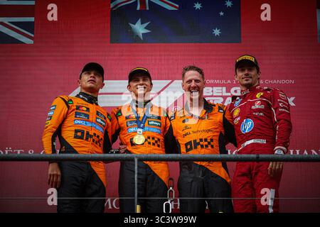 Podium des Rennens: Oscar Piastri gewinnt, dann Lando Norris und Charles Leclerc, belgischer GP, Spa-Francorchamps 24-27. Juli 2025 Formel-1-Weltmeister Stockfoto