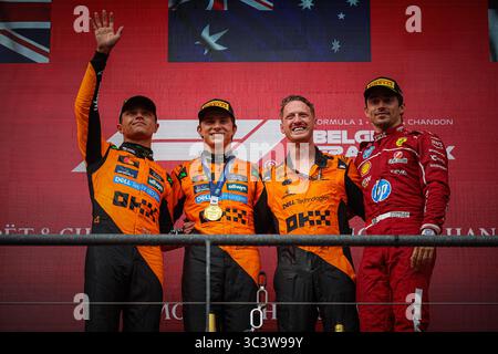 Podium des Rennens: Oscar Piastri gewinnt, dann Lando Norris und Charles Leclerc, belgischer GP, Spa-Francorchamps 24-27. Juli 2025 Formel-1-Weltmeister Stockfoto