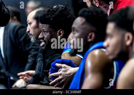 ISTANBUL, TÜRKEI - FABRUARY 13, 2025: Turkiye Sigorta Basketball Super League reguläres Saisonspiel zwischen Besiktas Fibabanka und Anadolu Efes in Besi Stockfoto