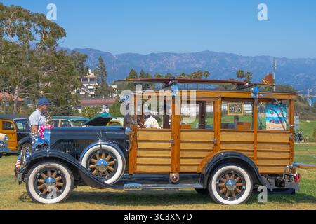 1929 Oldsmobile Woody Car beim 8. Jährlichen nationalen Treffen und 25. Jährlichen Woodies at the Beach in. Santa Barbara, Kalifornien. Stockfoto