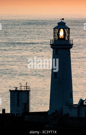 Leuchtturm South Stack auf der Isle of Anglesey an der Küste von Nordwales Stockfoto