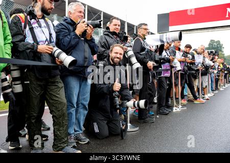 Spa Francorchamps, Belgien. Juli 2025. Fotografen beim Großen Preis von Belgien 2025, 13. Runde der FIA Formel 1 Weltmeisterschaft 2025 vom 25. Bis 27. Juli 2025 auf dem Circuit de Spa-Francorchamps, in Stavelot, Belgien - Foto DPPI / DPPI Credit: DPPI Media/Alamy Live News Stockfoto