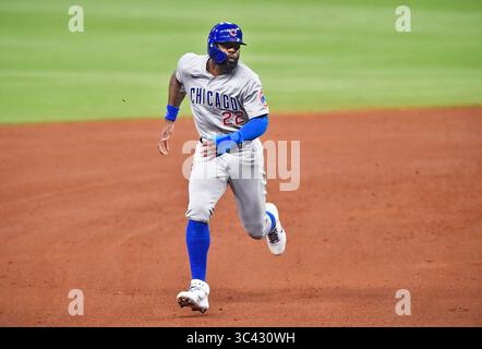29. April 2021: Jason Heyward, Außenseiter der Chicago Cubs, läuft während des fünften Inning eines MLB-Spiels gegen die Atlanta Braves im Truist Park in Atlanta, GA, zur dritten Base. Austin McAfee/CSM(Kreditbild: &Copy; Austin McAfee/CSM via ZUMA Wire) Stockfoto