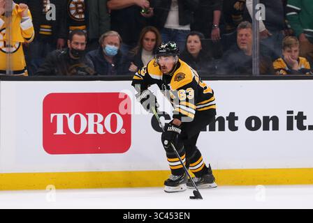 Mai 2021; Boston, MA, USA; Boston Bruins Mitte Brad Marchand (63) im ersten Spiel und in der zweiten Runde der NHL Stanley Cup Playoffs zwischen den New York Islanders und Boston Bruins im TD Garden. Anthony Nesmith/CSM(Credit Image: &Copy; Anthony Nesmith/CSM via ZUMA Wire) Stockfoto
