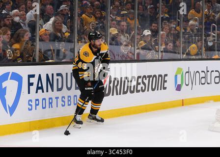 Mai 2021; Boston, MA, USA; Boston Bruins Mitte David Krejci (46) mit dem Puck während des ersten Spiels und der zweiten Runde der NHL Stanley Cup Playoffs zwischen den New York Islanders und Boston Bruins im TD Garden. Anthony Nesmith/CSM(Credit Image: &Copy; Anthony Nesmith/CSM via ZUMA Wire) Stockfoto