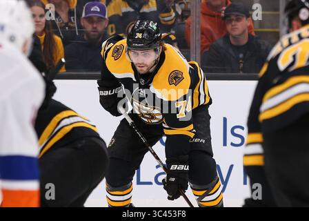 Mai 2021; Boston, MA, USA; Boston Bruins verließ Jake DeBrusk (74) während des ersten Spiels und der zweiten Runde der NHL Stanley Cup Playoffs zwischen den New York Islanders und Boston Bruins im TD Garden. Anthony Nesmith/CSM(Credit Image: &Copy; Anthony Nesmith/CSM via ZUMA Wire) Stockfoto