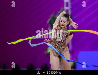 29. Mai 2021, Pesaro, Italien: Griskenas Evita (USA) tritt während der Rhythmic Gymnastics FIG World Cup 2021 Pesaro in der Vitrifrigo Arena in Pesaro auf. (Kreditbild: © Fabrizio Carabelli/SOPA Images via ZUMA Wire) Stockfoto