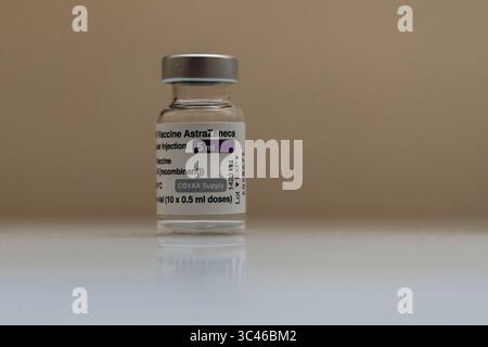 7. Juni 2021, Firmat, Santa Fe, Argentinien: Eine Durchstechflasche mit AstraZeneca COVID-a9-Impfstoff, erste Dosis, im Rahmen der Impfkampagne des Landes angewendet. (Bild: © Patricio Murphy/ZUMA Wire) Stockfoto