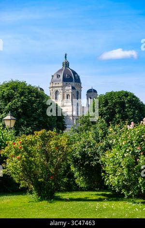 Kuppel des Kunsthistorischen Museums am Maria-Theresien-Platz in Wien, Österreich. Stockfoto