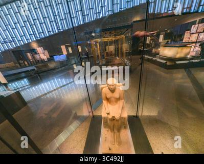 Ägypten, Kairo, großes Ägyptisches Museum (EDELSTEIN), Statue von Irtysen, gefunden in Abou Rawash. Stockfoto