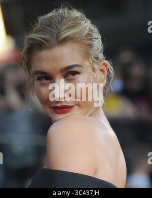 NEW YORK, NY - 27. JULI: Hailey Baldwin bei der New Yorker Premiere von Mission: Impossible - Rogue Nation am AMC Lincoln Square am Times Square am 27. Juli 2015 in New York City. (Kreditbild: © SMG via ZUMA Wire) Stockfoto