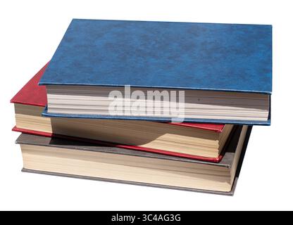 Hardcover-Bücher, isoliert auf weißem Hintergrund gestapelt Stockfoto