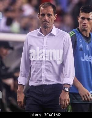25. Juli 2018 - Philadelphia, PA, USA - Juventus F.C. Manager MASSIMILIANO ALLEGRI feiert sein Tor mit Teams in der ersten Hälfte eines internationalen Champions-Cup-Spiels zwischen Juventus F.C. und FC Bayern München Mi, Juli. 25, 2018, bei Lincoln Financial Field in Philadelphia, PA. (Kreditbild: © Saquan Stimpson via ZUMA Wire) Stockfoto